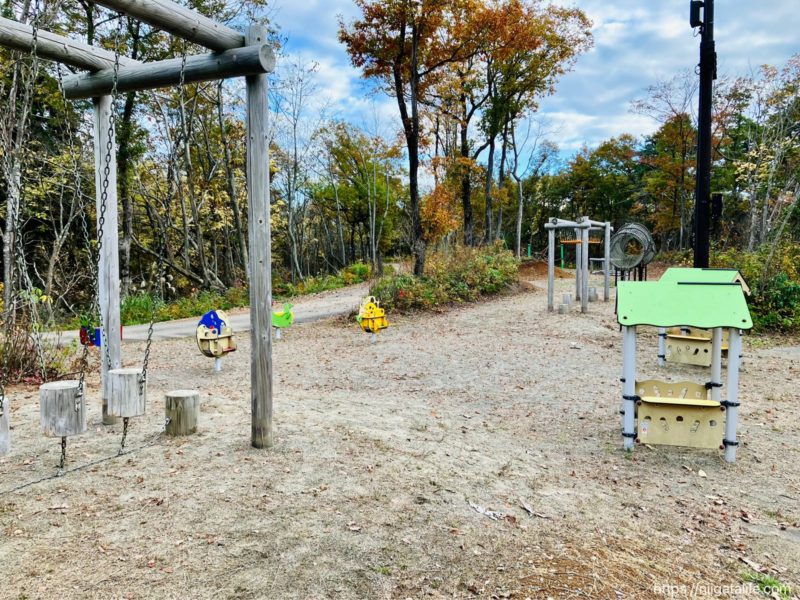 丘陵公園 里山フィールドのアスレチック遊具