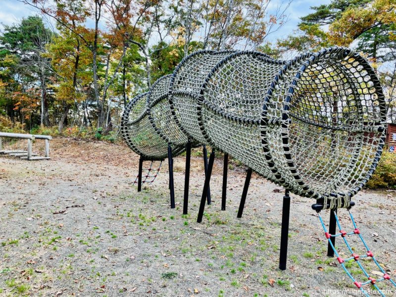 丘陵公園 里山フィールドのアスレチック遊具
