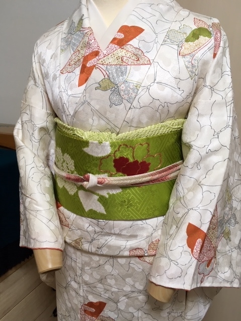 着付け 片側に柄のある帯締めの結び方 前帯の柄の出し方 着物好きが育てたら 着物好きな娘になったので