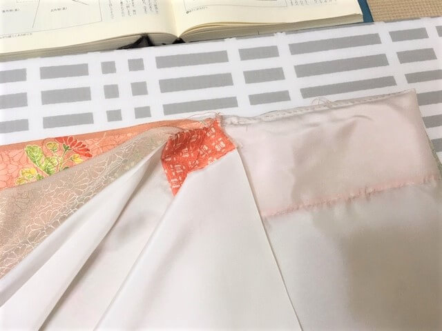 七五三 7歳祝い着を手作り 進捗報告 半襦袢と片袖ができました 着物好きが育てたら 着物好きな娘になったので