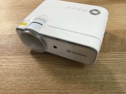 Amazonの安いプロジェクターをお試し 暮らしのメモ