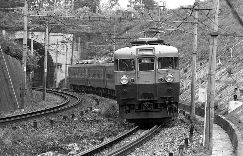 鉄道少年だった私！1982年東北本線の165系 - 鶴君の機関車観