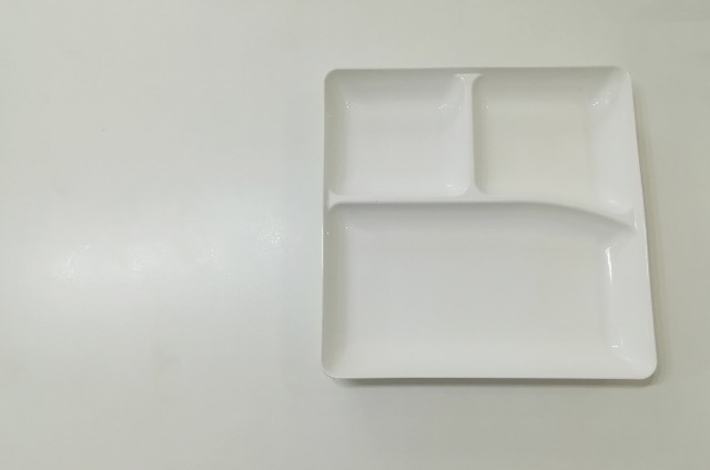 ニトリのワンプレート食器を導入しました ミニマム暮らしの備忘録