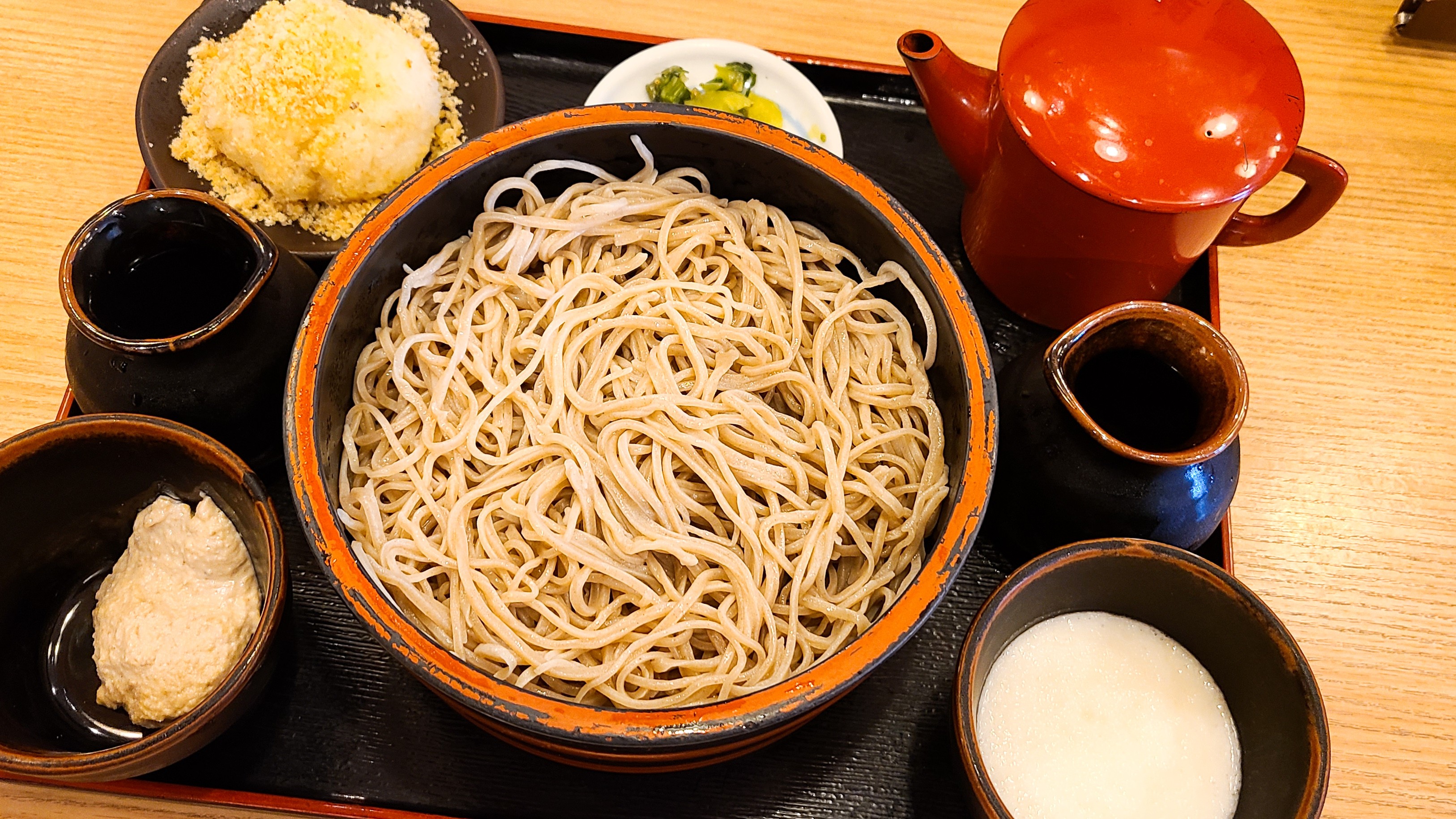 【草笛＠長野】香り高く甘くて濃厚な絶品くるみ蕎麦【草笛セット(くるみ蕎麦+とろろだれ+おはぎ)】 御成門プログラマーのグルメ記録