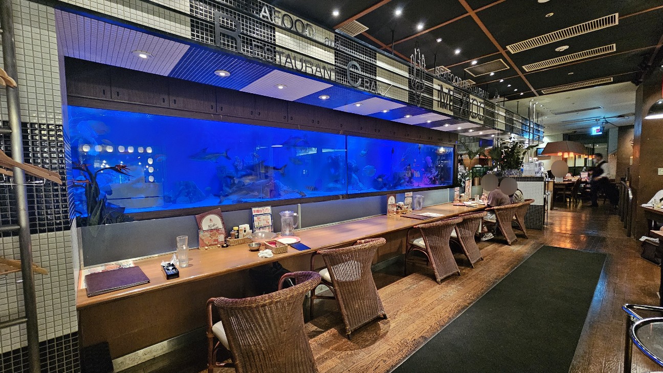 【メヒコ@有明】魚が泳ぐ水槽を見ながら食べるシーフード料理 - 御成門プログラマーのグルメ記録