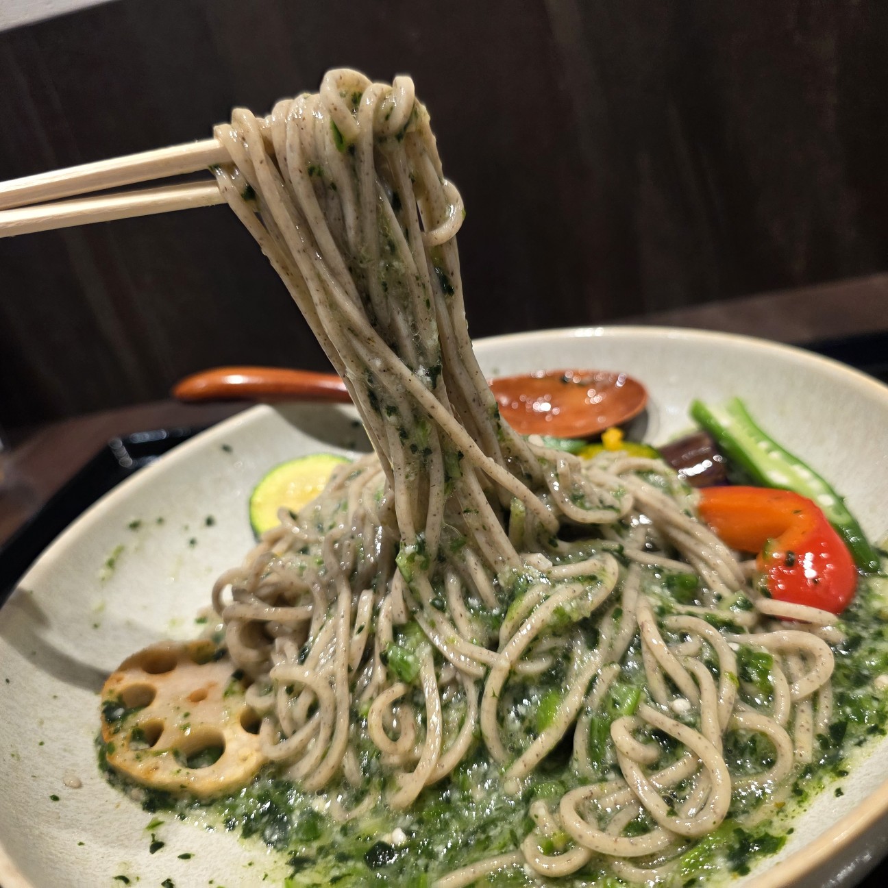 J-SOBA TOKYO＠新御茶ノ水】新食感のSOBAと野菜を楽しむニュースタイル