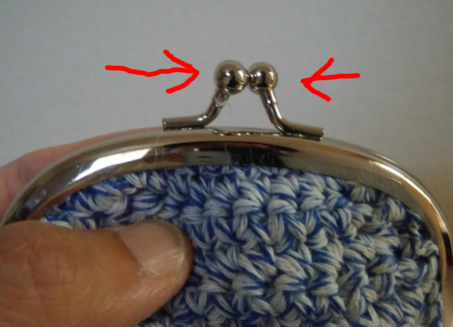 口金が緩い場合、ペンチで締める