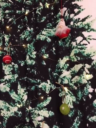 クリスマスツリータペストリー飾りつけ f:id:tubame8:20171128152950j:plain