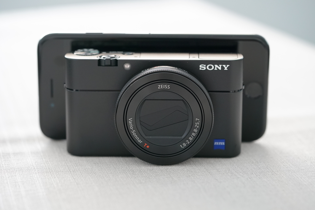 ソニーの最強コンデジ「RX100M5A」と「カメラポーチ02