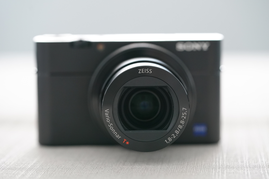 ソニーの最強コンデジ「RX100M5A」と「カメラポーチ02」「セミハード