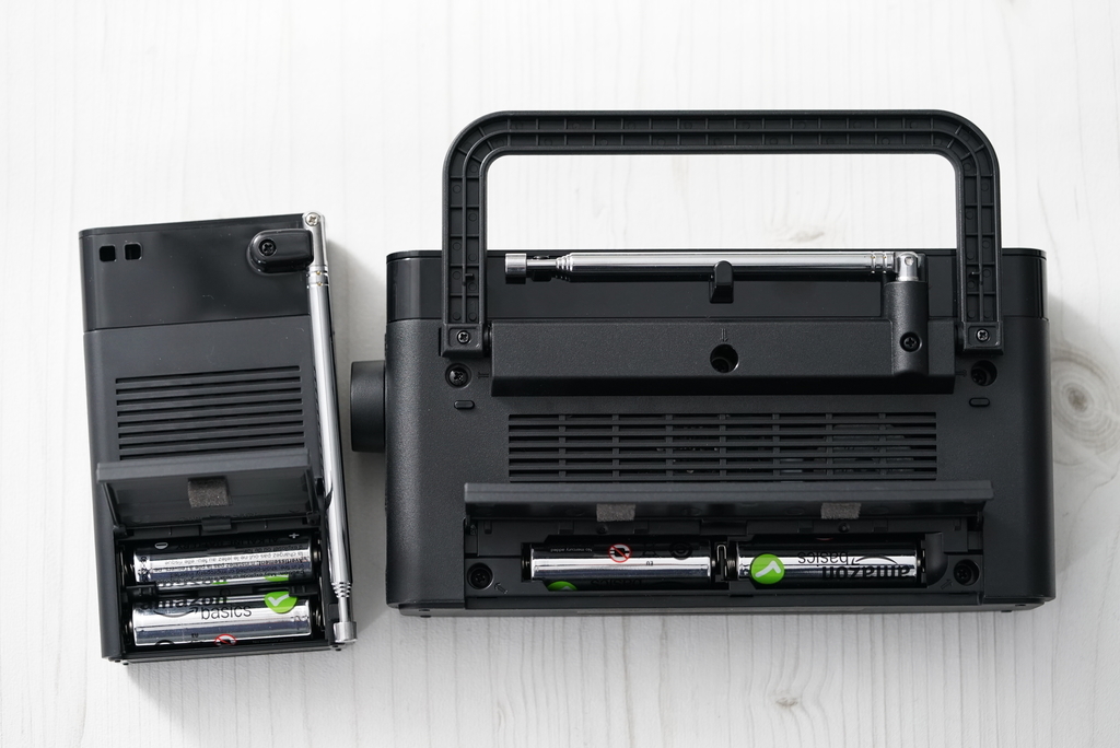 音質の違いに驚いた！ソニーのラジオ『ICF-306』と『ICF-P26』を