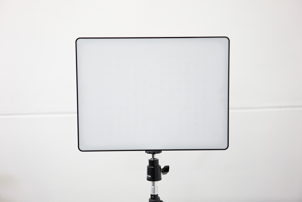 素人がブログの撮影ライトに YONGNUO【YN-600】【YN600 Air】を買って