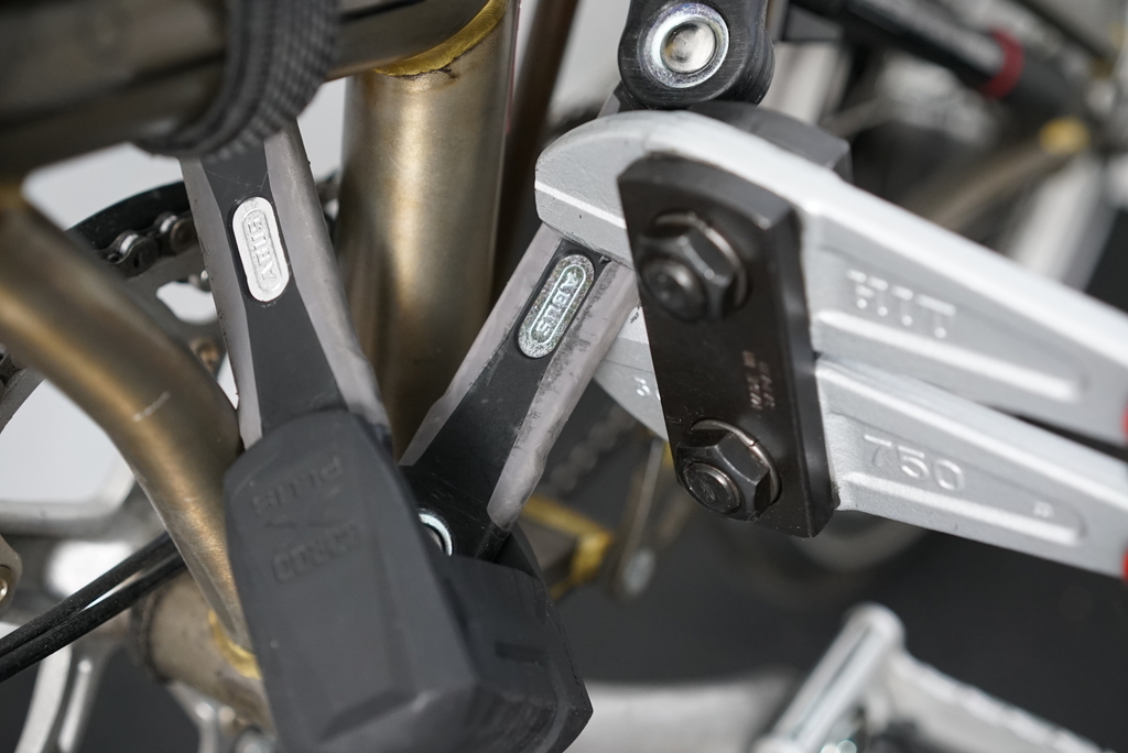 自転車 鍵 切る