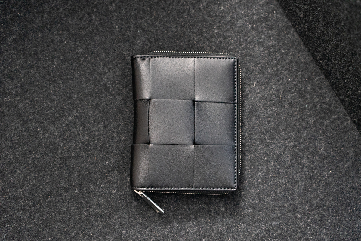 写真28枚】ボッテガヴェネタのメンズ、マキシイントレチャートの二