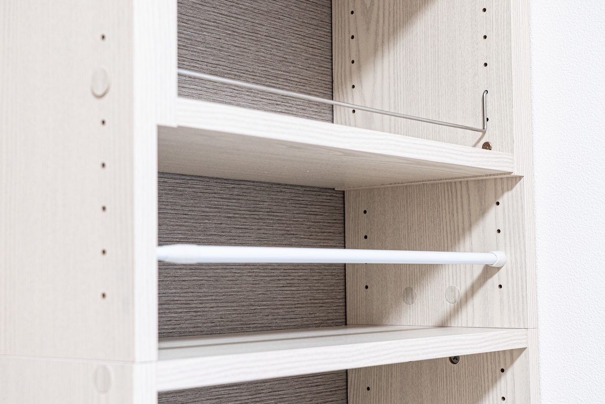 震度7に耐える、山五の突っ張り耐震本棚を買って組み立ててみた