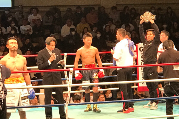f:id:tukamen:20200208190131j:plain 永野祐樹選手と小原佳太選手リングイン