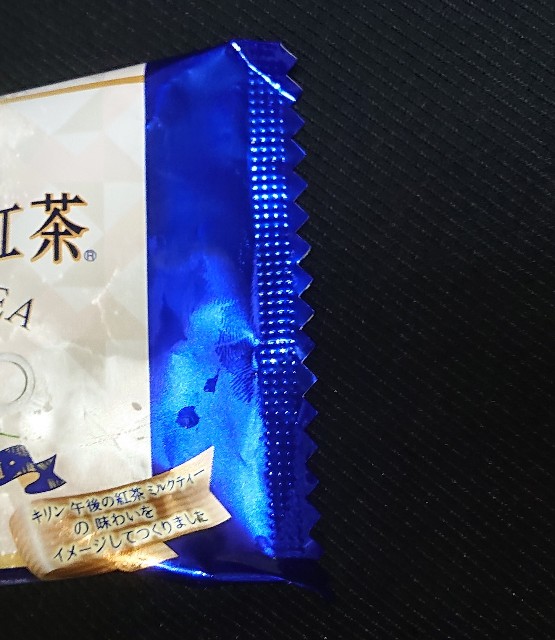 ビスケットサンド 午後の紅茶ミルクティー コンビニ限定のセブンやファミマでも買える商品 コンビニのチョコとアイス新商品の美味しい物を食べたいんじゃ コンオイジャ