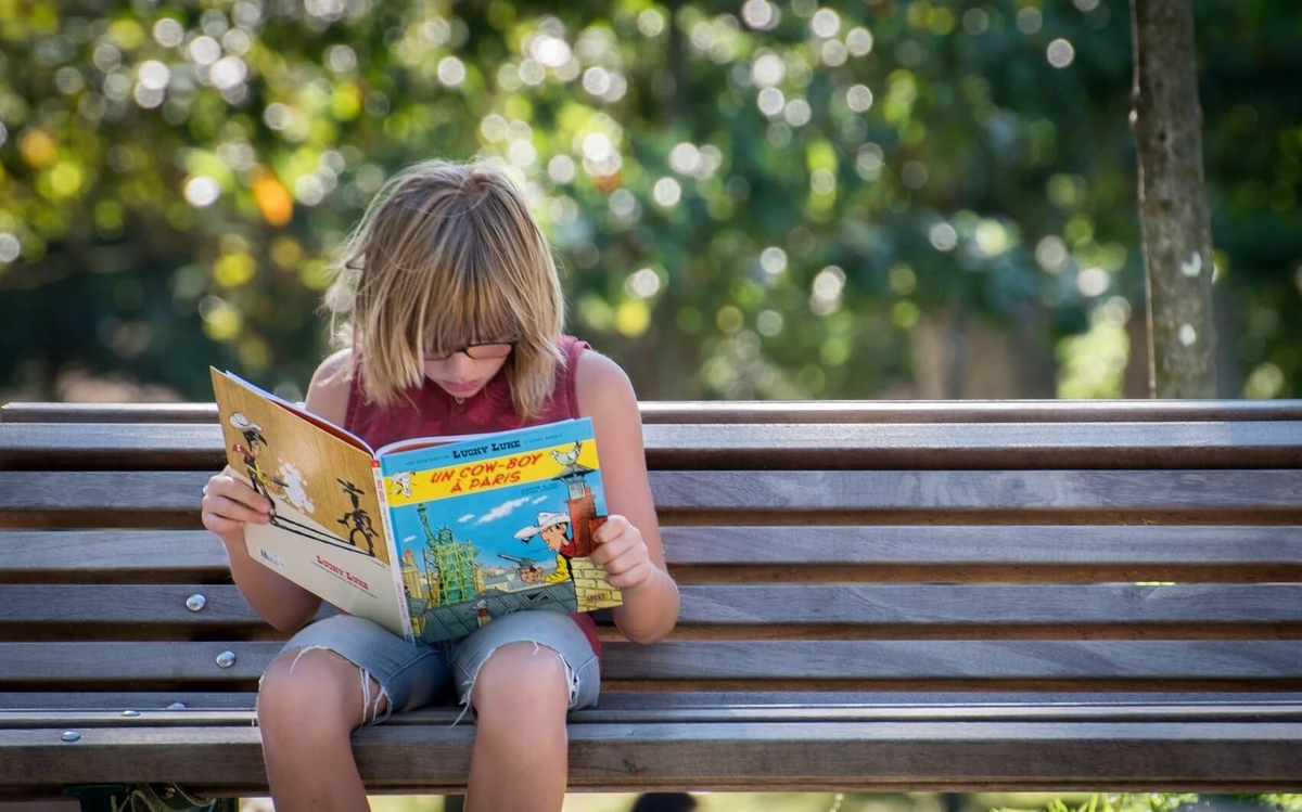 読書をする子供