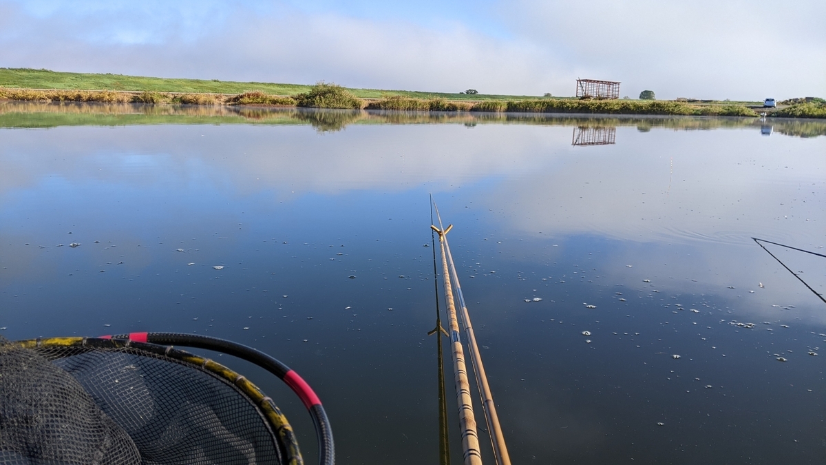 滝川市、江部乙9丁目沼にヘラブナ釣り！15尺を振れる様になって息子は
