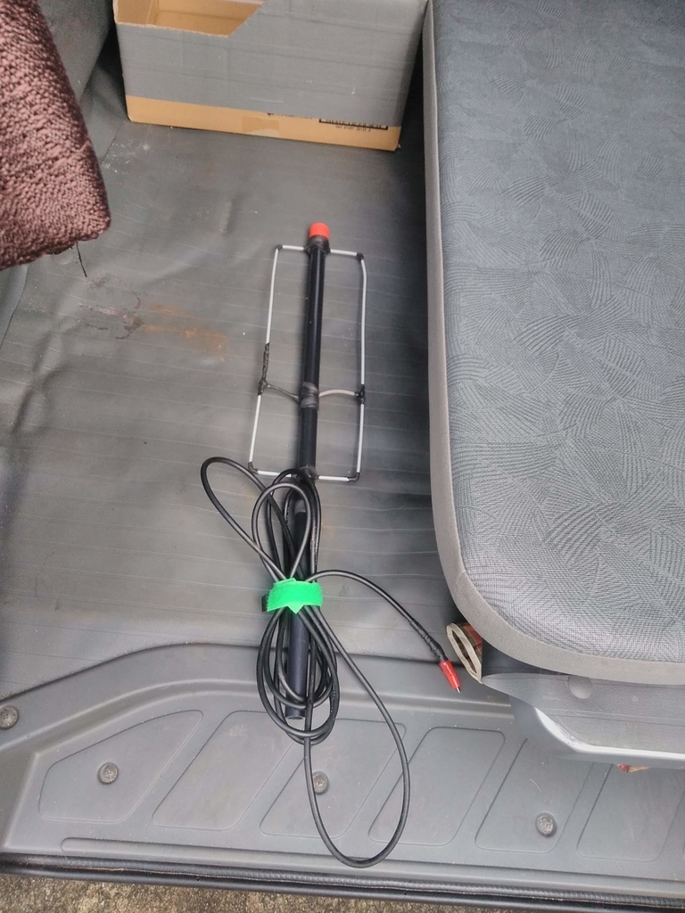 車載テレビアンテナ ワンループヘンテナ の作り方と効果 ボンジョルノ号 車旅 車載テレビアンテナ ワンループヘンテナ の作り方と効果 ボンジョルノ号 車旅