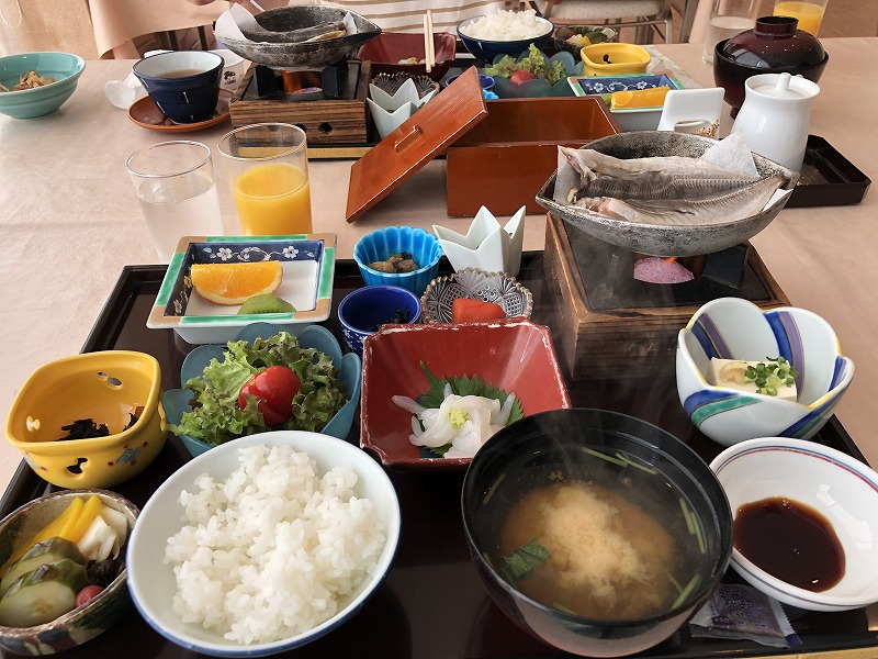 朝食