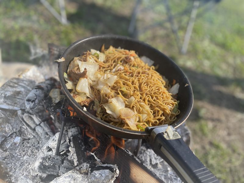 焚火　焼きそば