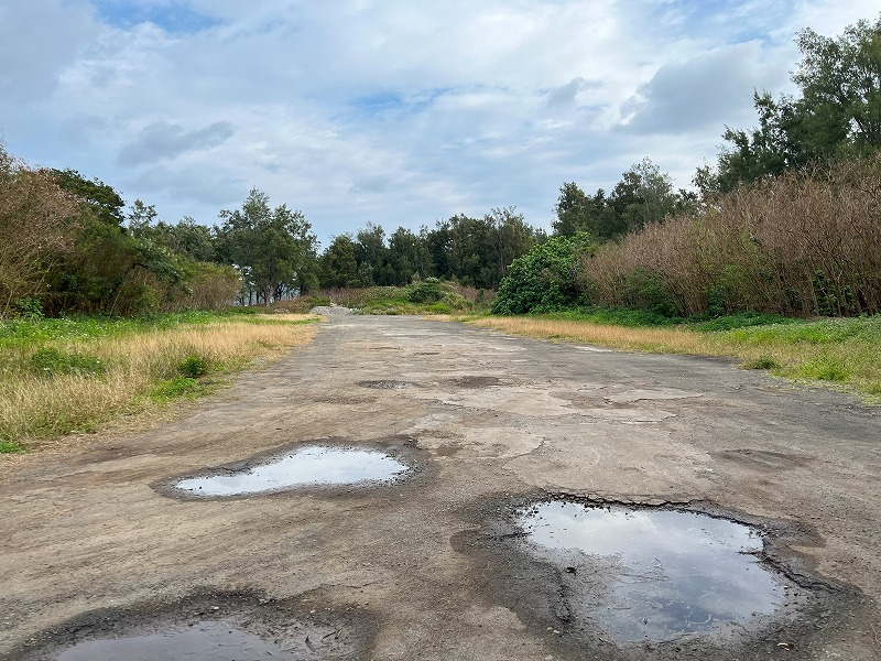 父島　須崎飛行場跡地