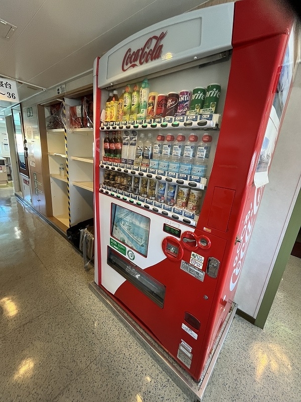 定期船だいとう 船内 自動販売機