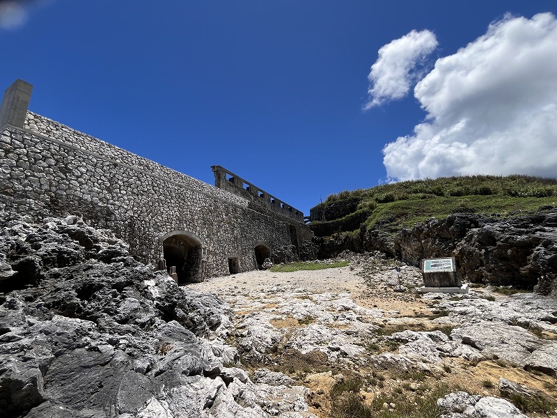 北大東島 燐鉱石貯蔵庫跡