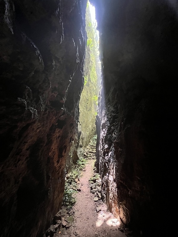 南大東島　バリバリ岩　最奥