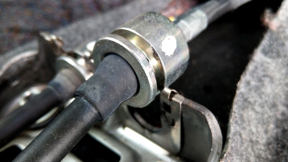 室内をバラす（シフトコントロールレバー） - サンデーメカニック