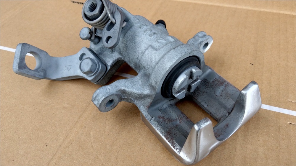 リヤキャリパーのOH（分解編） - サンデーメカニック見習いのクルマいじり