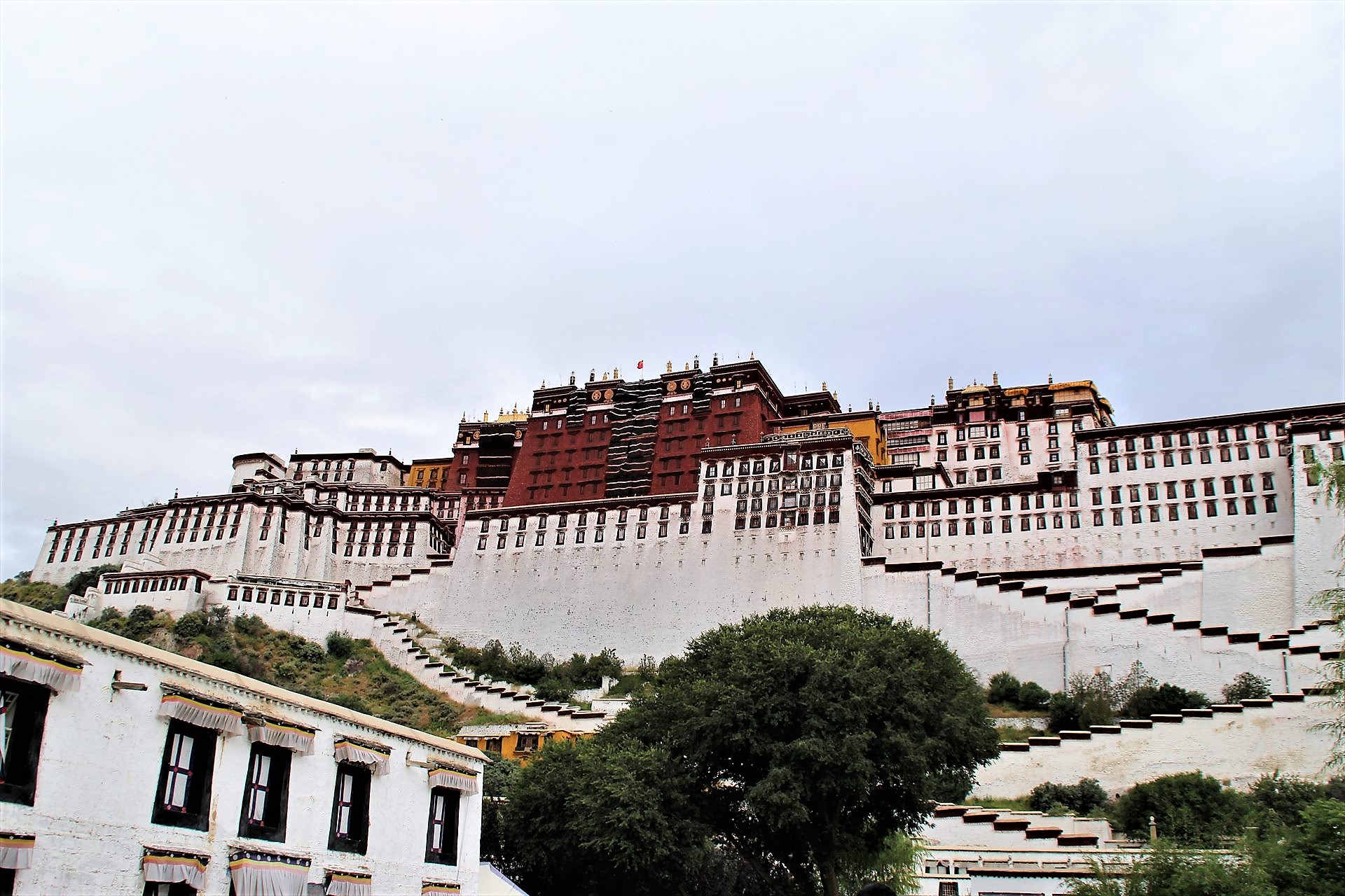 ラサのポタラ宮とチベット仏教寺院を観光する 中国チベット巡検 17-03