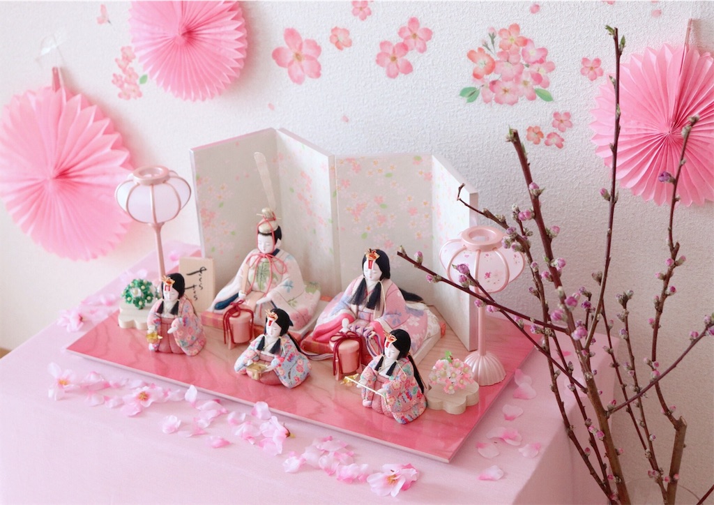ひな祭り 初節句をお祝いしました 木目込みひな人形 双子姉妹パパの子育てブログ