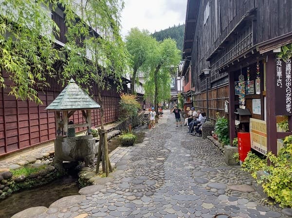 郡上八幡の「やなか水のこみち」