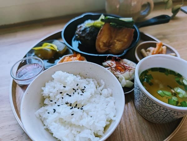 カフェのランチ