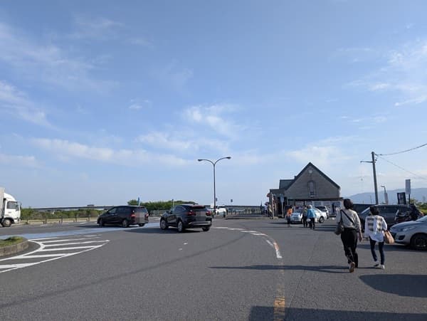駐車場側から撮った道の駅