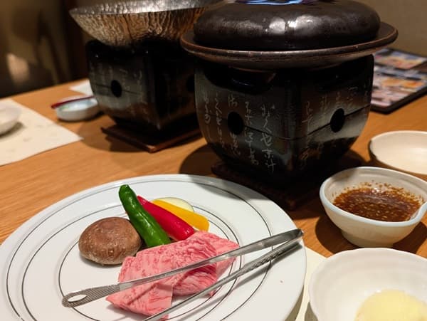 温泉旅館の料理で飛騨牛の石焼き