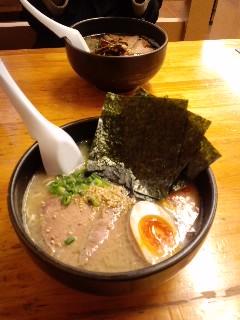今日もラーメンです。うひひ。