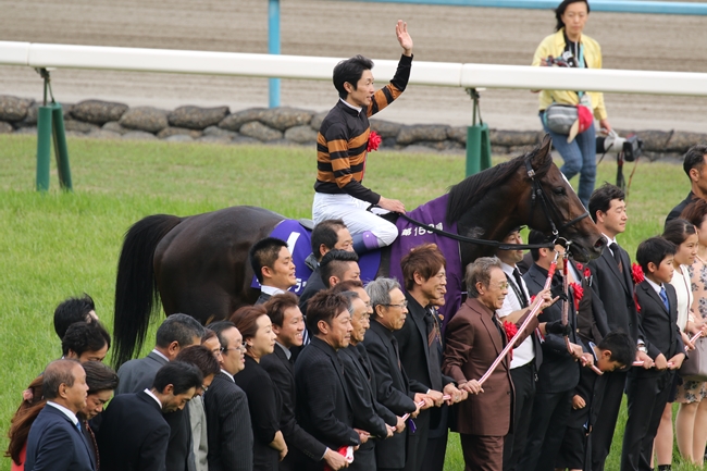 天皇賞・春口取り（キタサンブラック＆武豊＆北島三郎）