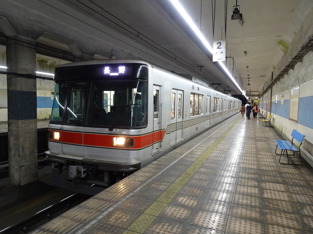 善光寺下駅を出発する長野電鉄3000系長野行き(2020/10/3)