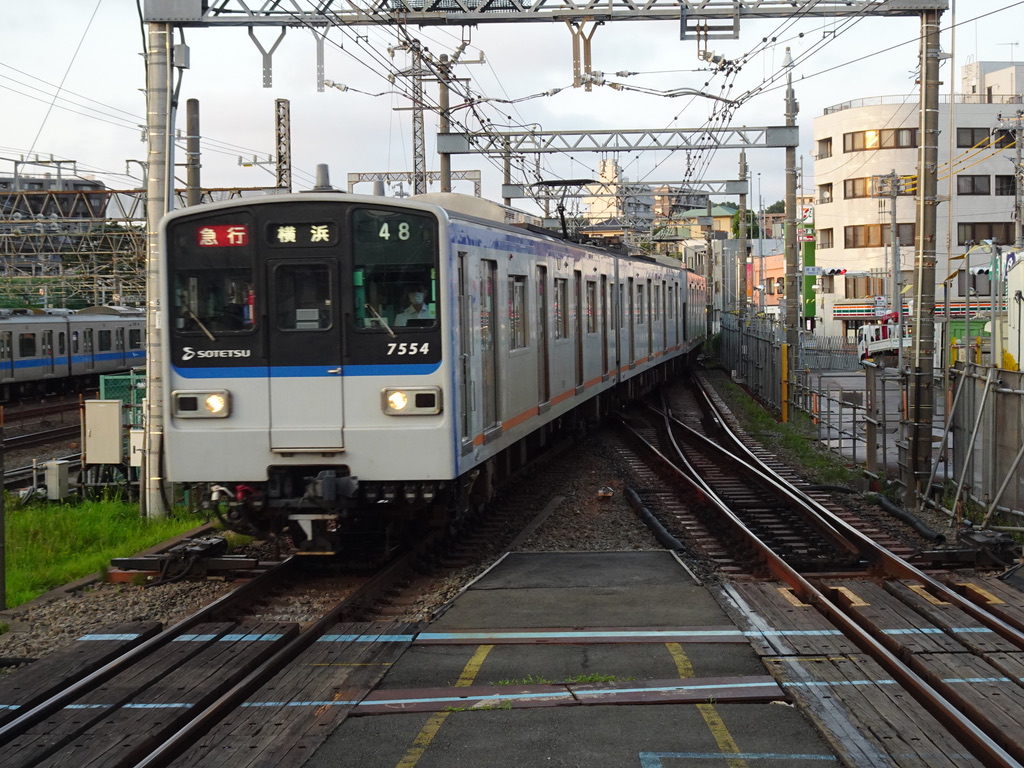 海老名駅に到着する7754F(特急→急行) (2020/7/19)