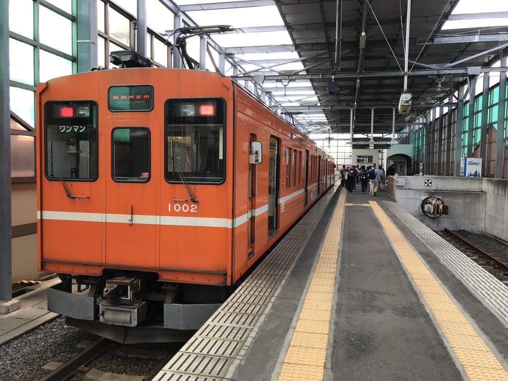 電鉄出雲市駅に到着した元東急車1002号(2020/10/17)