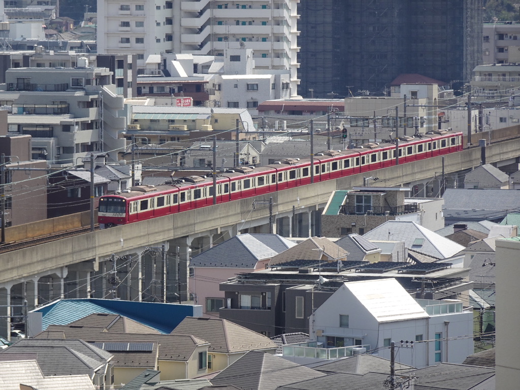 弘明寺公園の両側から 京急の列車と横浜の街並みを眺める ちょび鉄ブログ