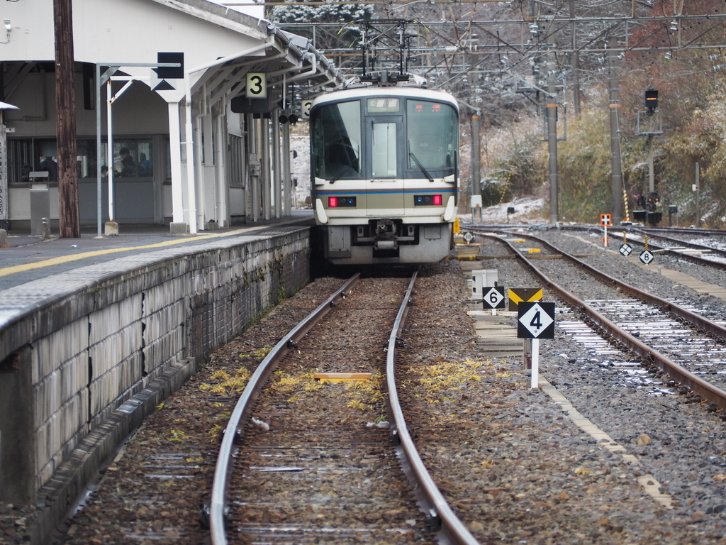 大津から東海道線、草津線、関西本線、紀勢本線、参宮線を乗り継ぎ伊勢