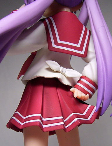 柊かがみ 「らき☆すた」 1/8 スケールフィギュア　完成品　クレイズ Amazon | らき☆すた 柊かがみ (1/8スケールPVC塗装済み完成品