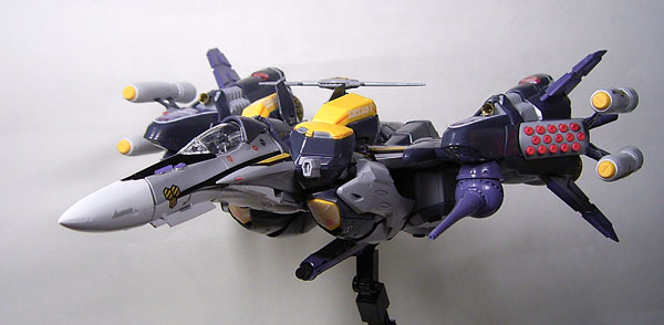 マクロスF 1/72VF-25S アーマードメサイア バルキリー オズマ機