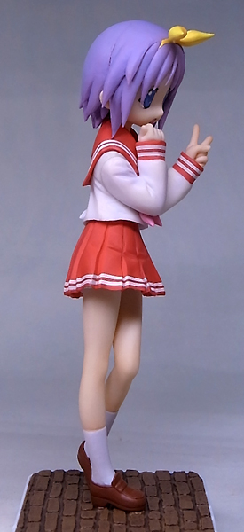 らき☆すた 柊かがみ＆つかさ 制服Ver.セット 1/12 スケール　フィギュア Amazon.co.jp: らき☆すた 柊かがみ&つかさ 制服Ver.セット. (1