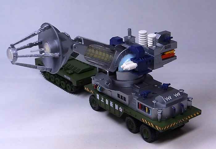特撮リボルテック015 フランケンシュタインの怪獣 サンダ対ガイラ メーサー殺獣光線車 ノンスケール ABS&amp;PVC製 塗装済み アクションフィギュア Amazon.co.jp: 特撮リボルテック015 フランケンシュタインの怪獣