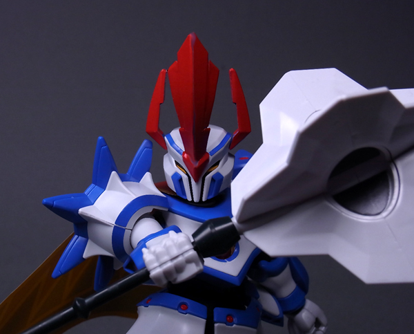 ダンボール戦機　LBX　プラモデル　聖騎士エンペラー Amazon.co.jp: 段ボール戦機 LBX プラモデル 聖騎士エンペラー